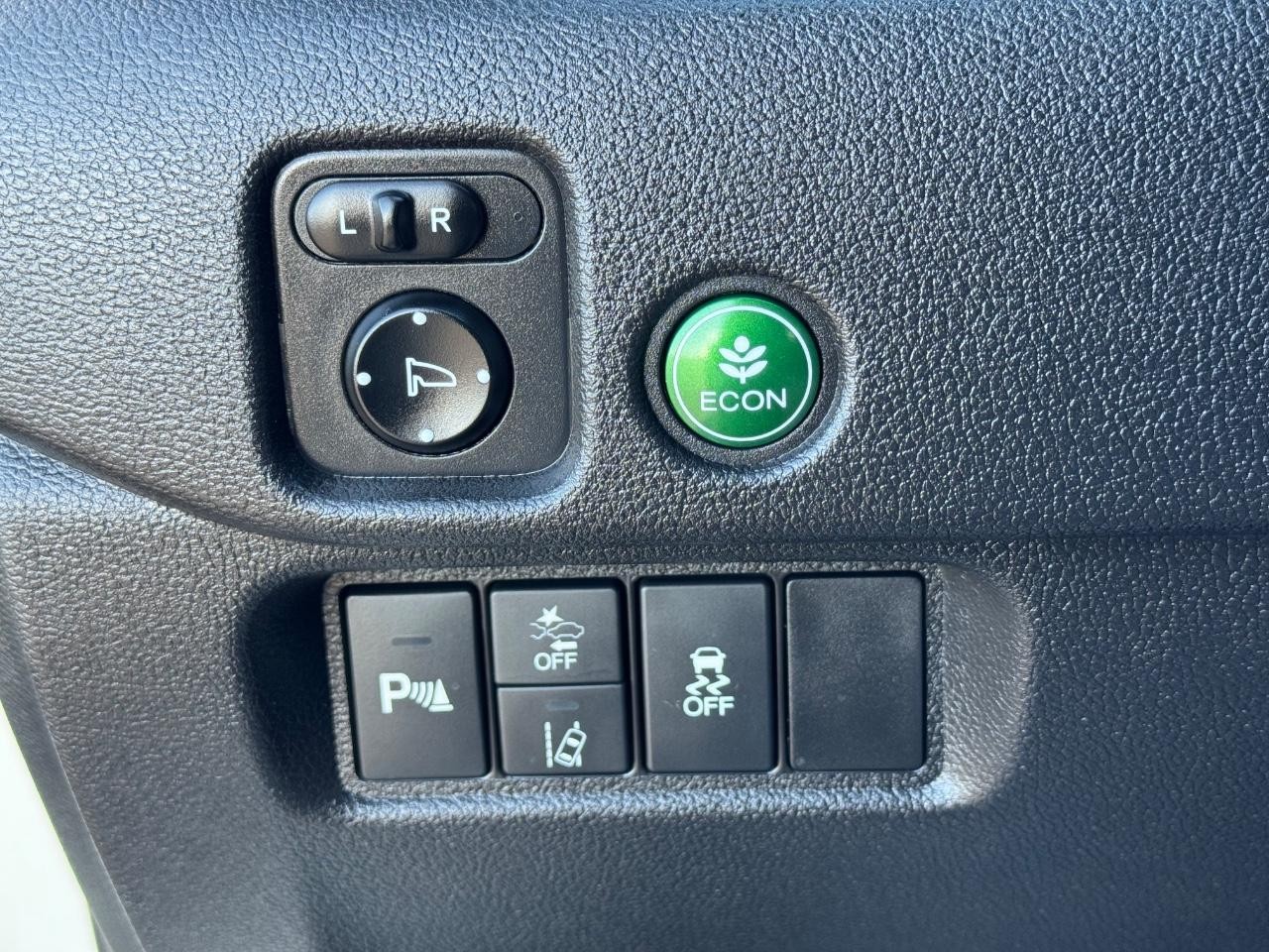 Honda Pilot Vehicle Full-screen Gallery Image 25