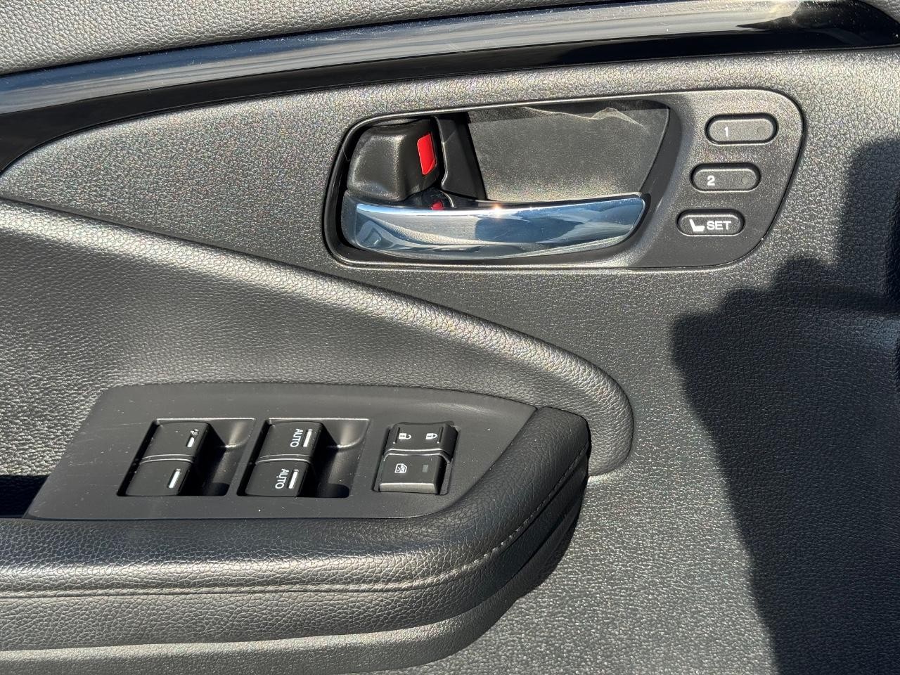 Honda Pilot Vehicle Full-screen Gallery Image 28