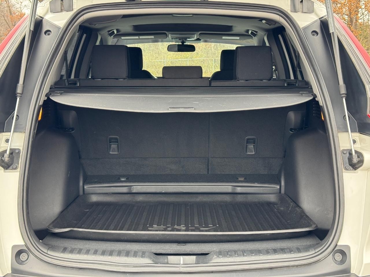 Honda CR-V Vehicle Full-screen Gallery Image 04