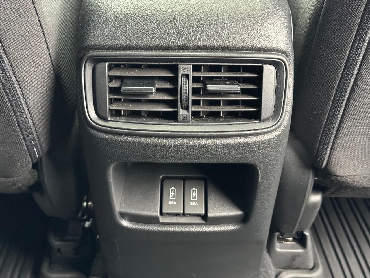 Honda CR-V Vehicle Full-screen Gallery Image 15