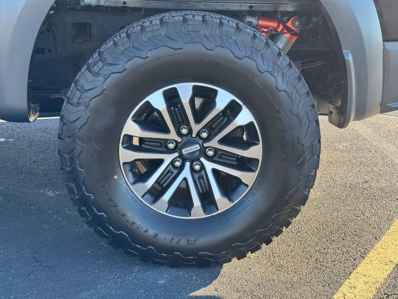 Ford F-150 Vehicle Full-screen Gallery Image 07