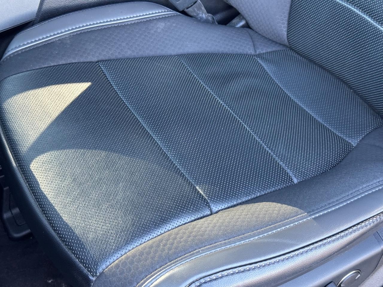 Ford F-150 Vehicle Full-screen Gallery Image 28