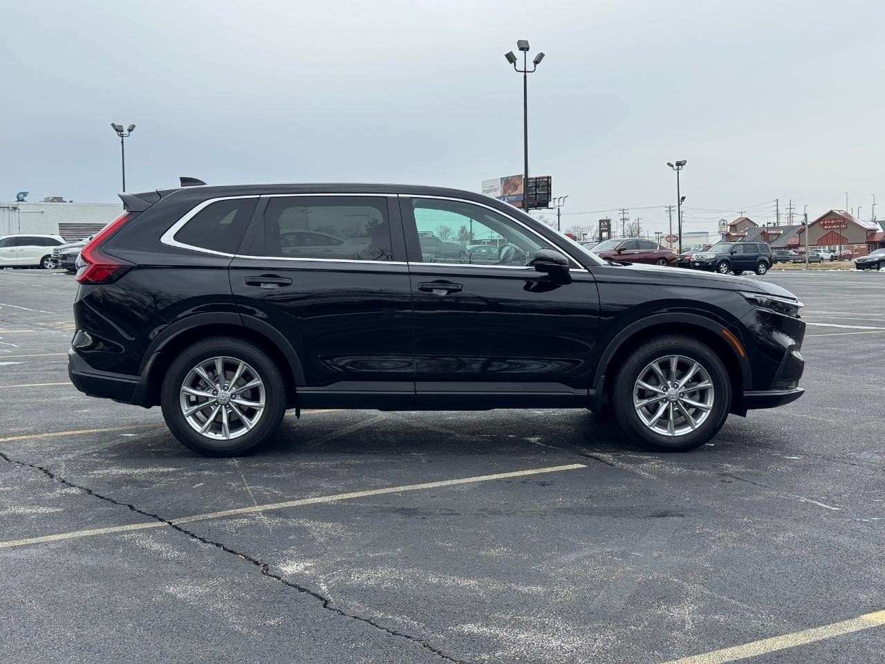 Honda CR-V Vehicle Full-screen Gallery Image 02