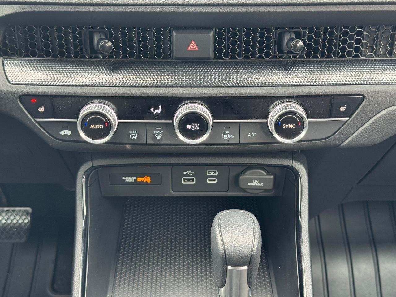 Honda CR-V Vehicle Full-screen Gallery Image 14