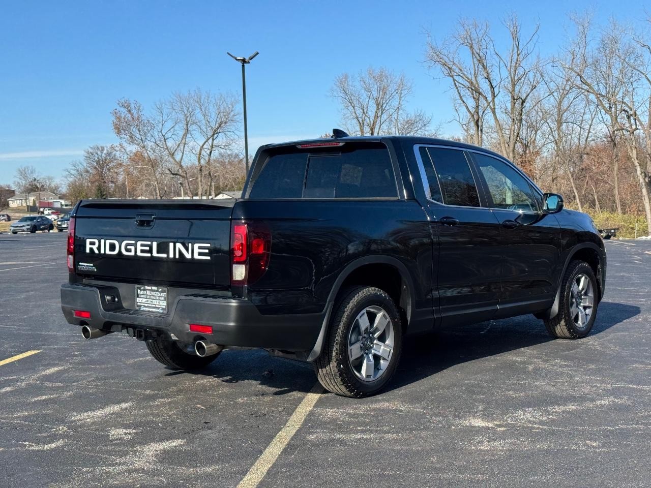 Honda Ridgeline Vehicle Full-screen Gallery Image 03
