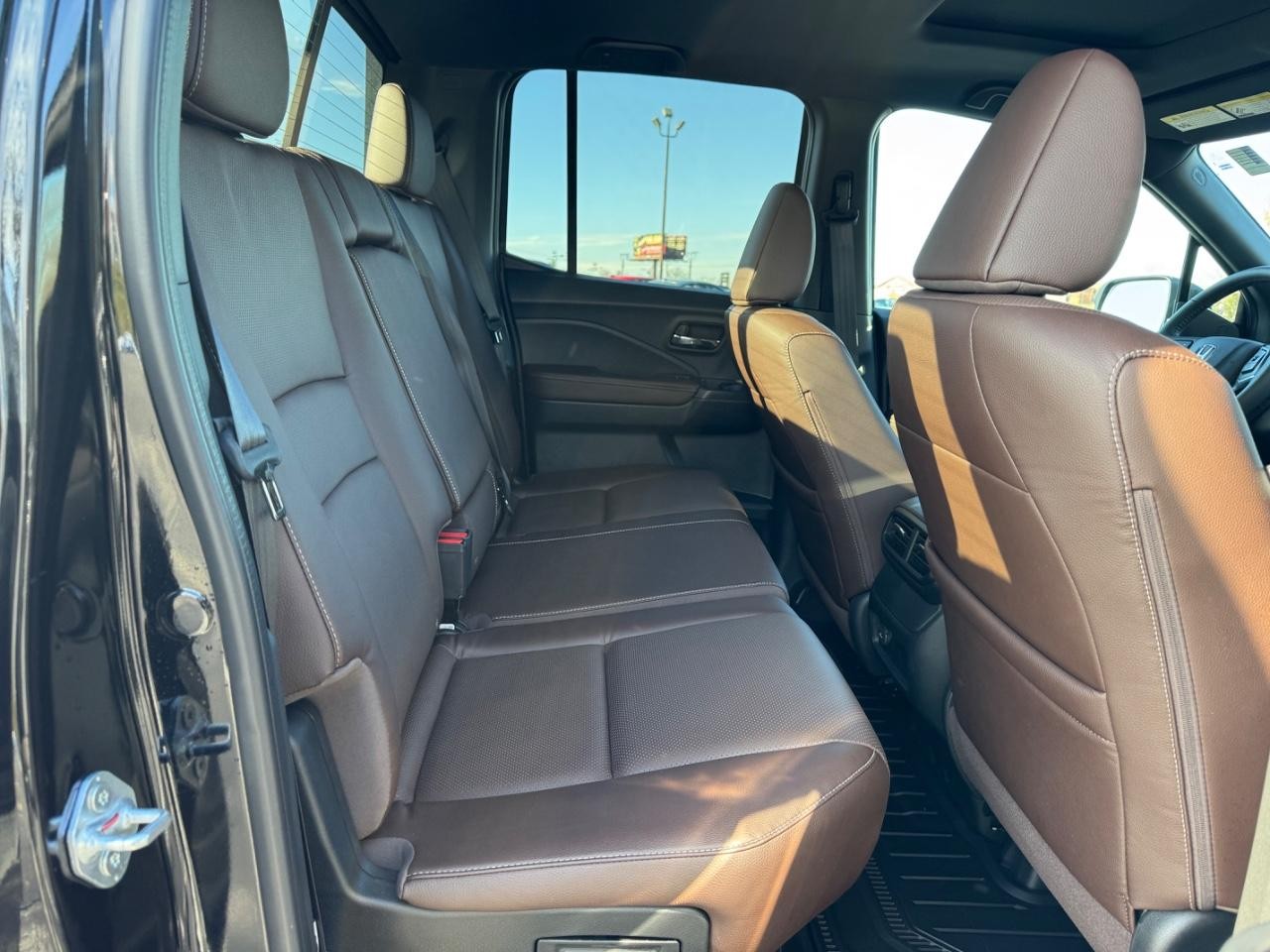 Honda Ridgeline Vehicle Full-screen Gallery Image 10