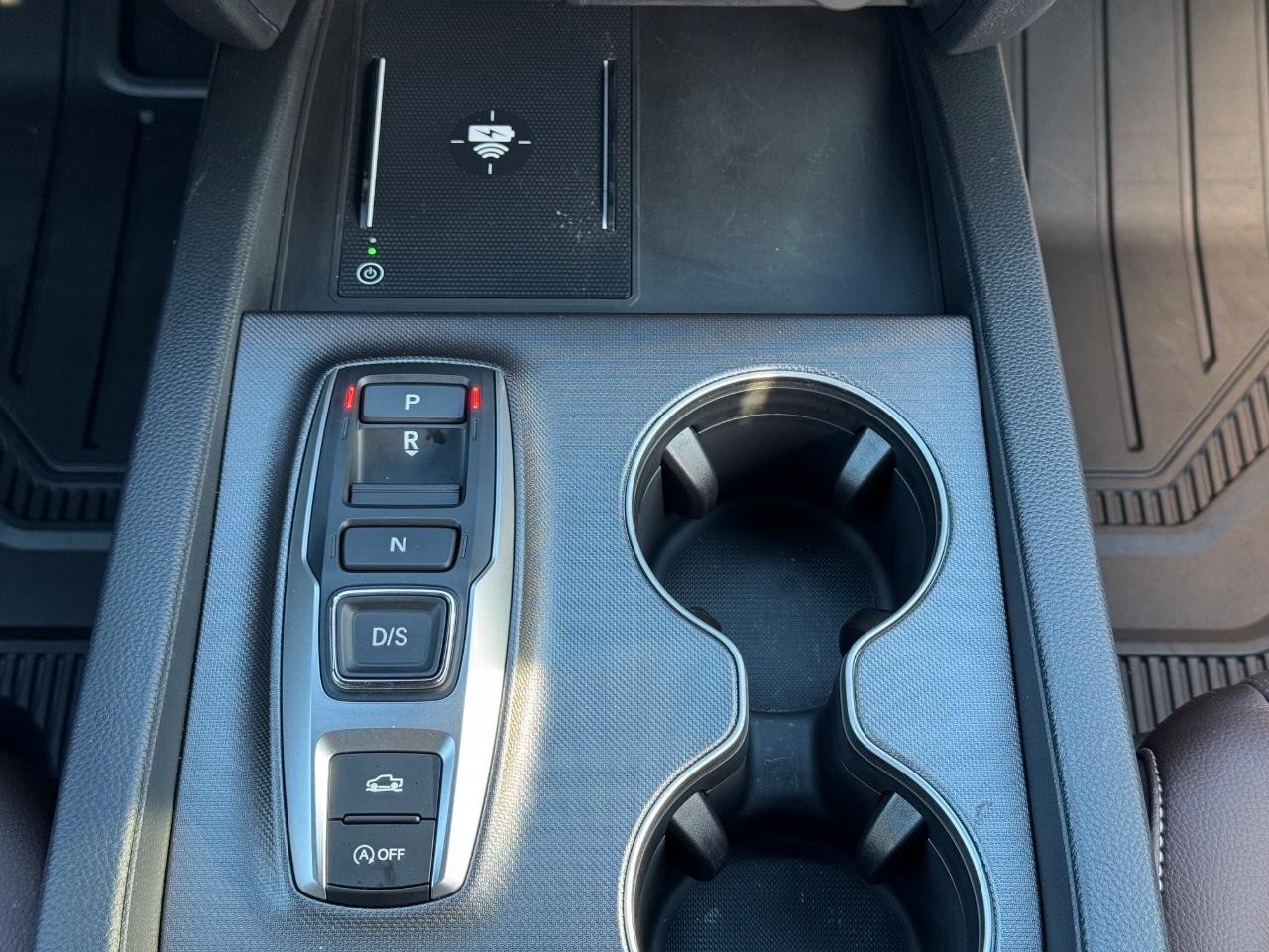 Honda Ridgeline Vehicle Full-screen Gallery Image 15