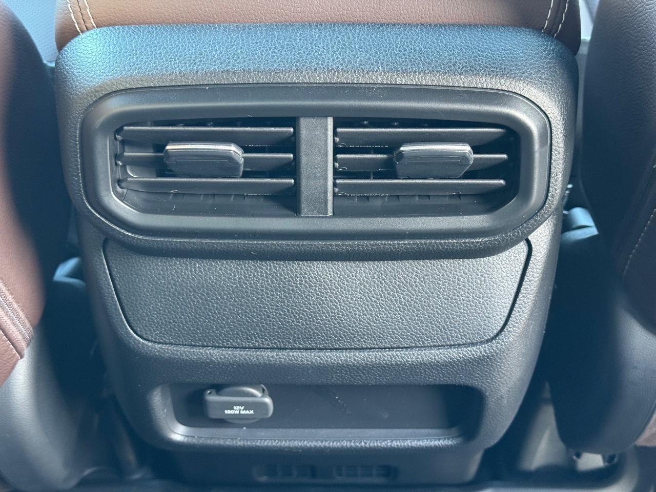 Honda Ridgeline Vehicle Full-screen Gallery Image 16