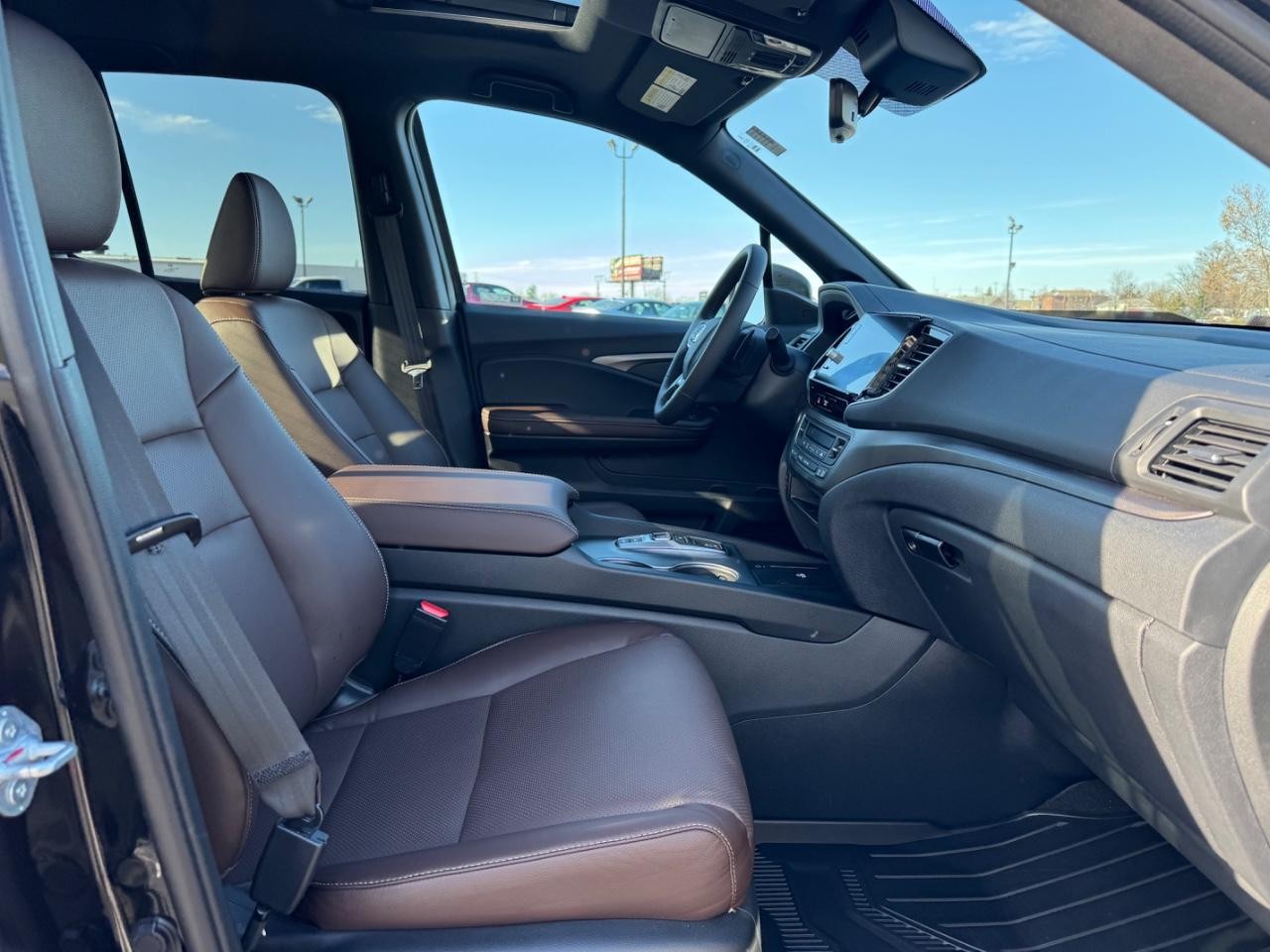 Honda Ridgeline Vehicle Full-screen Gallery Image 17