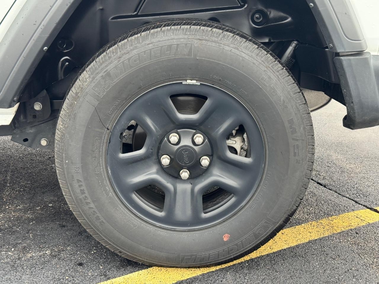 Jeep Wrangler Vehicle Full-screen Gallery Image 07