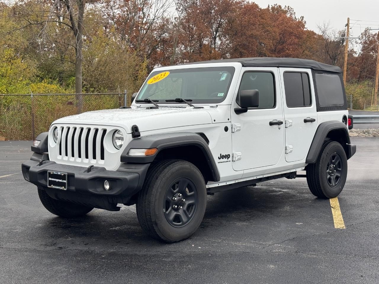 Jeep Wrangler Vehicle Full-screen Gallery Image 08