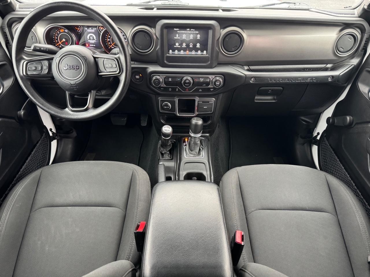 Jeep Wrangler Vehicle Full-screen Gallery Image 11