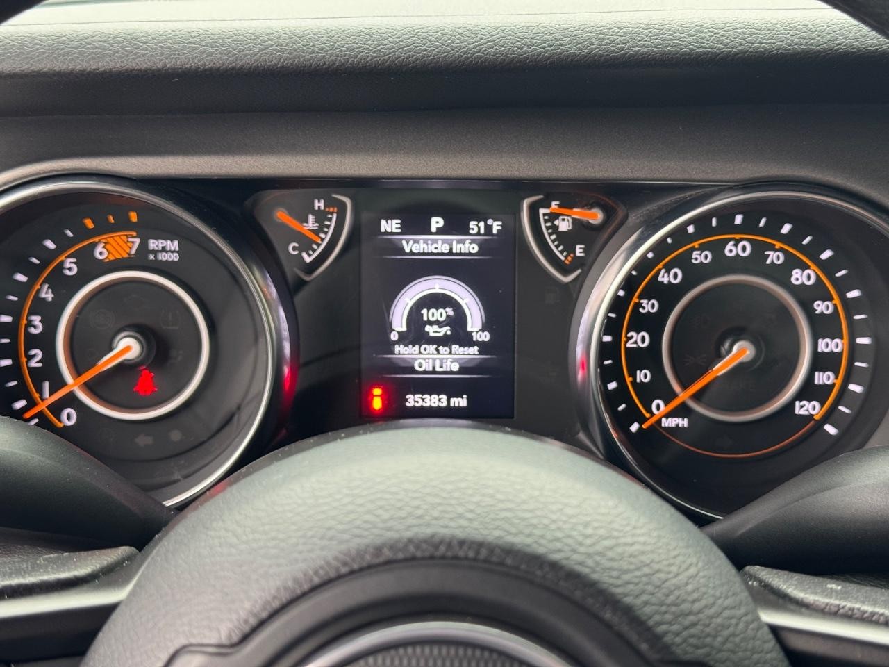 Jeep Wrangler Vehicle Full-screen Gallery Image 19