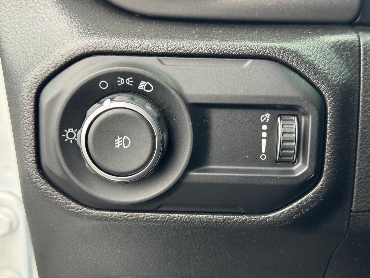 Jeep Wrangler Vehicle Full-screen Gallery Image 22