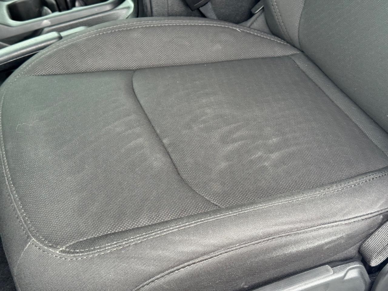 Jeep Wrangler Vehicle Full-screen Gallery Image 25