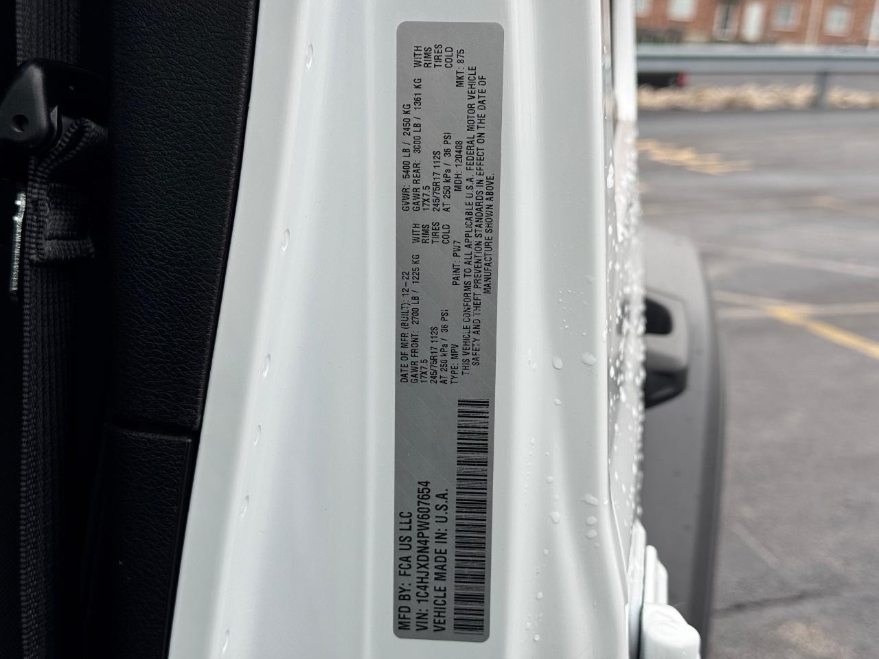 Jeep Wrangler Vehicle Full-screen Gallery Image 26