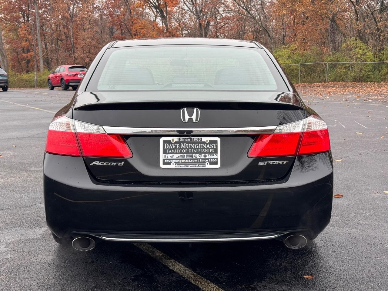 Honda Accord Sedan Vehicle Full-screen Gallery Image 05