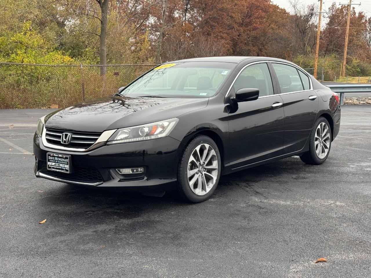 Honda Accord Sedan Vehicle Full-screen Gallery Image 08