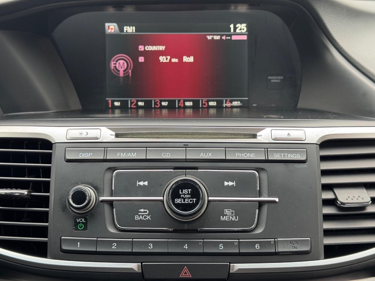 Honda Accord Sedan Vehicle Full-screen Gallery Image 13