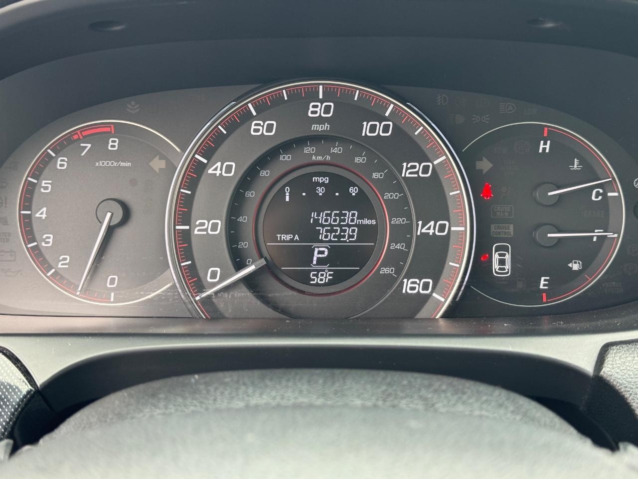 Honda Accord Sedan Vehicle Full-screen Gallery Image 18