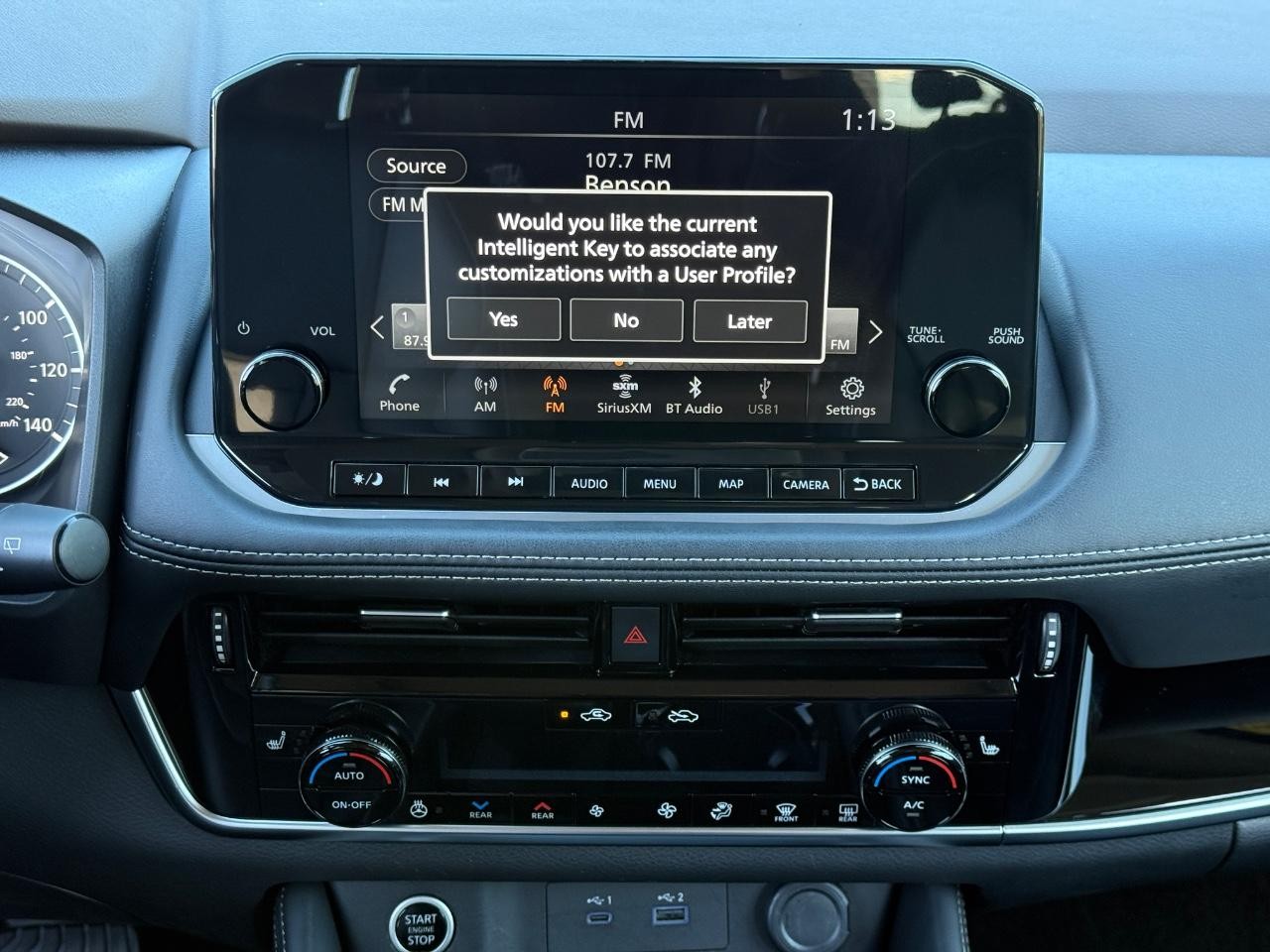 Nissan Rogue Vehicle Full-screen Gallery Image 13