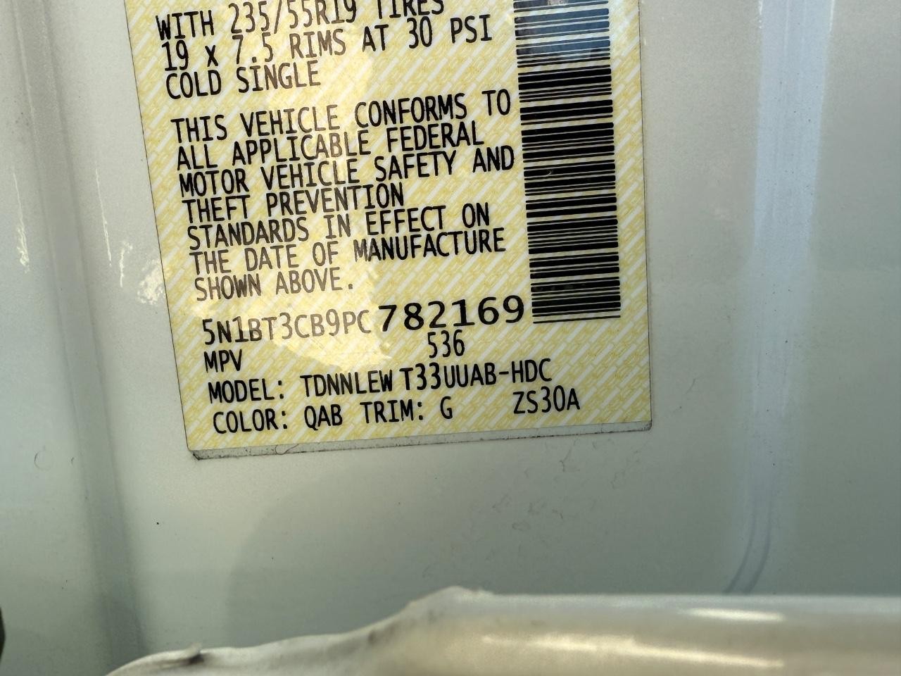 Nissan Rogue Vehicle Full-screen Gallery Image 23