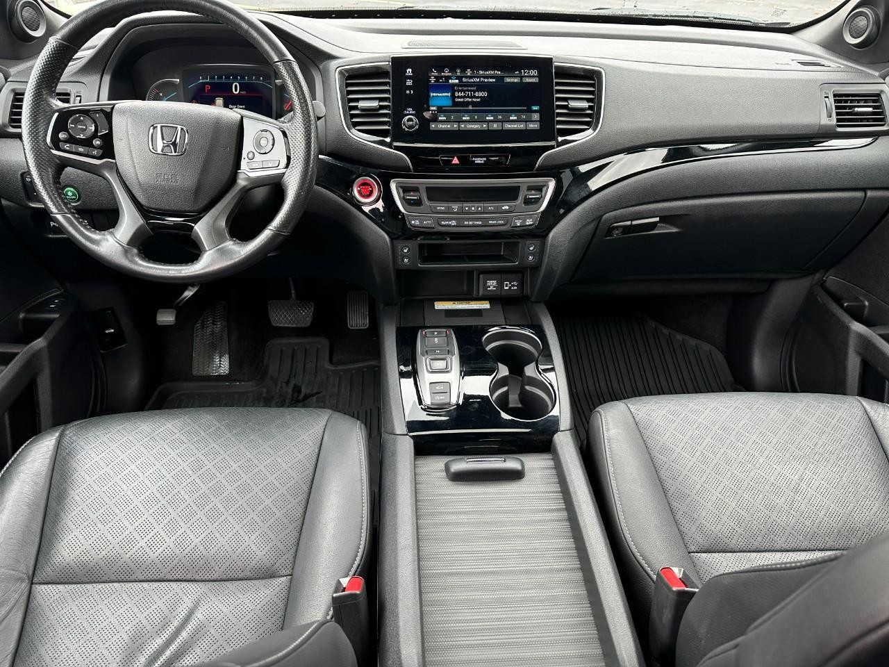 Honda Passport Vehicle Full-screen Gallery Image 13