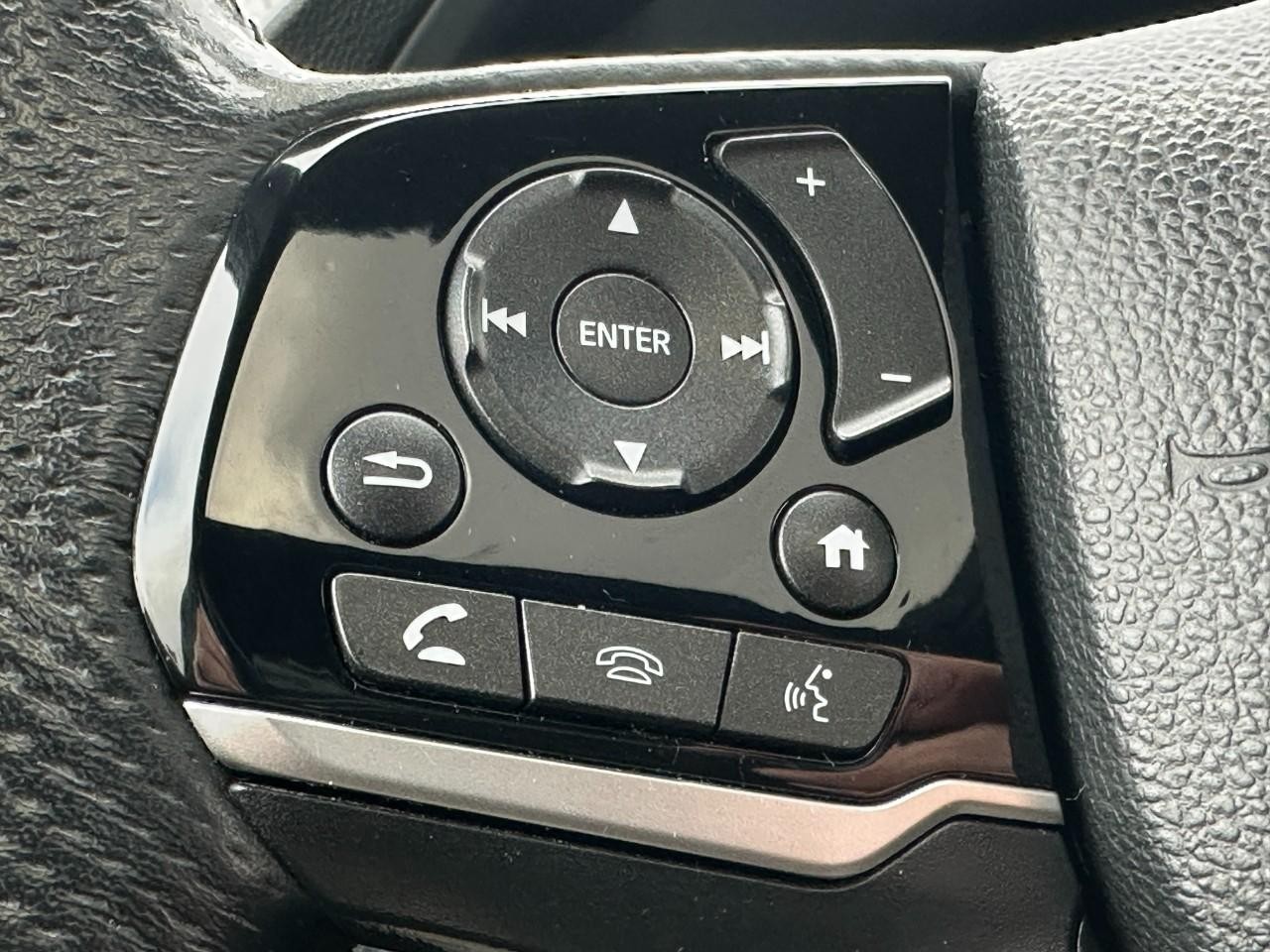 Honda Passport Vehicle Full-screen Gallery Image 21