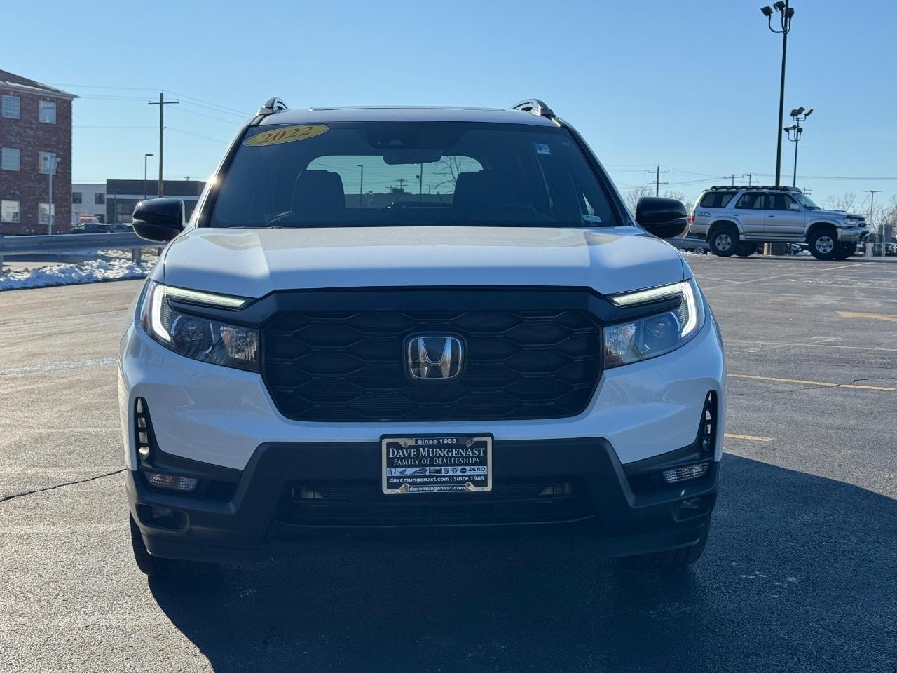 Honda Passport Vehicle Full-screen Gallery Image 09