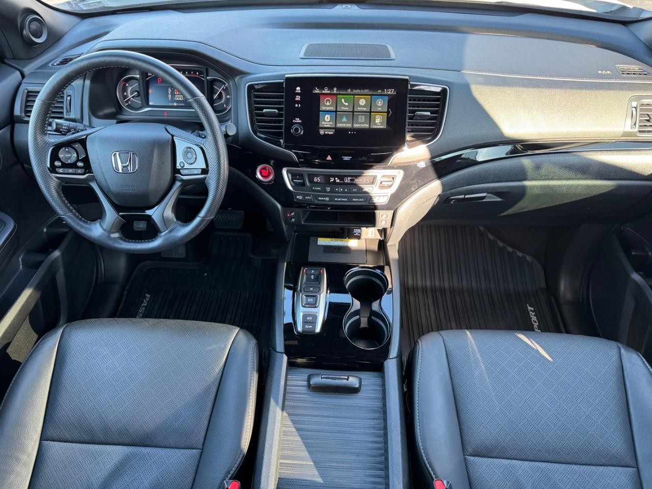 Honda Passport Vehicle Full-screen Gallery Image 11