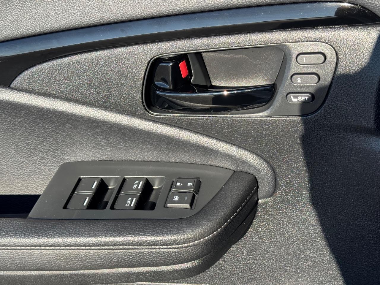 Honda Passport Vehicle Full-screen Gallery Image 26