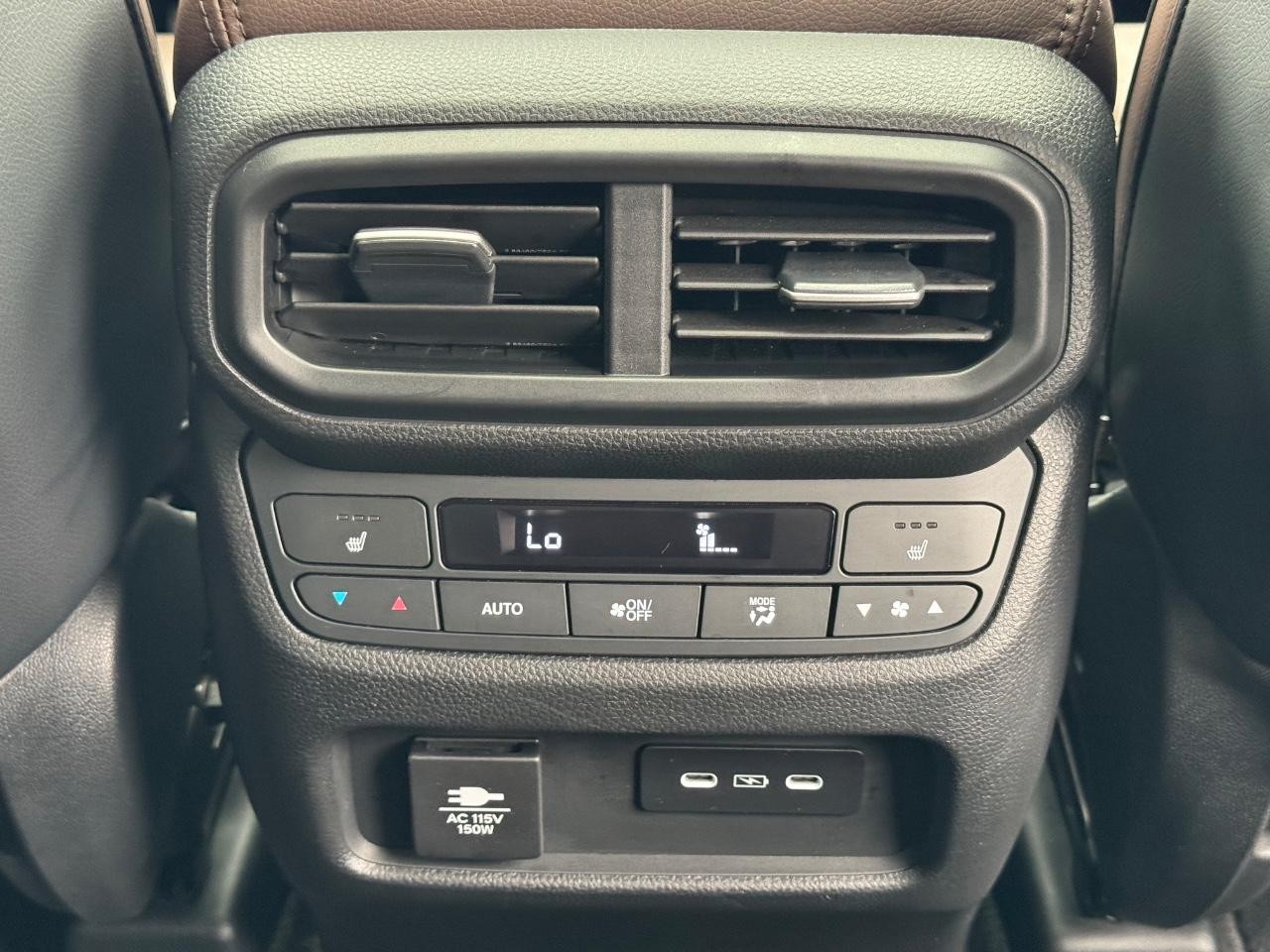 Honda Pilot Vehicle Full-screen Gallery Image 17