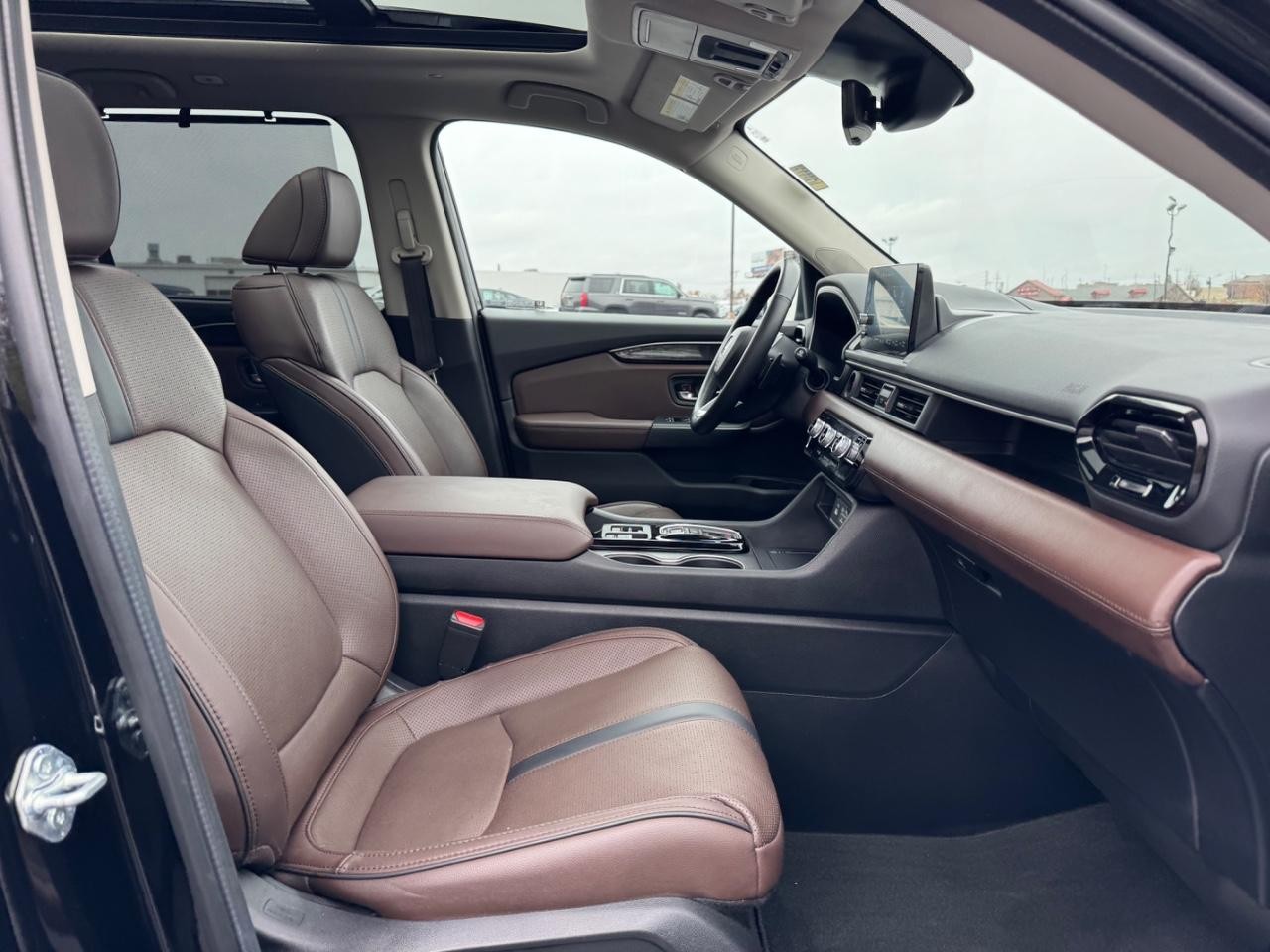 Honda Pilot Vehicle Full-screen Gallery Image 18