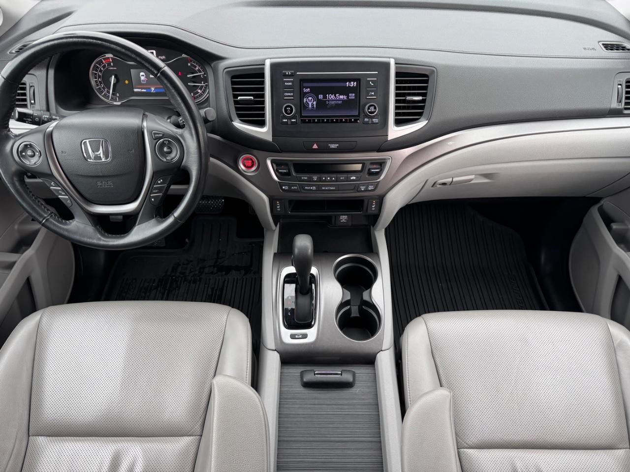 Honda Ridgeline Vehicle Full-screen Gallery Image 10