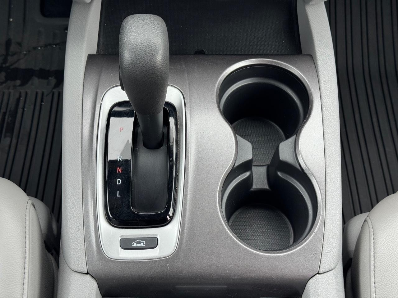 Honda Ridgeline Vehicle Full-screen Gallery Image 14