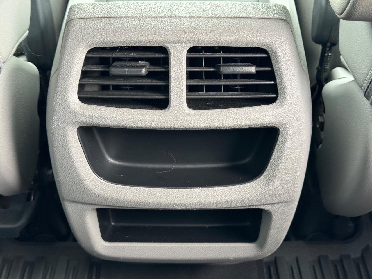 Honda Ridgeline Vehicle Full-screen Gallery Image 15