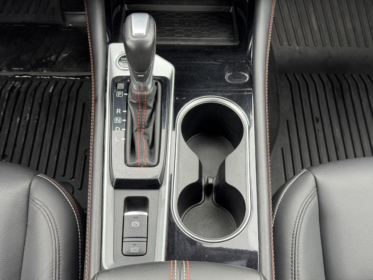 Nissan Altima Vehicle Full-screen Gallery Image 15