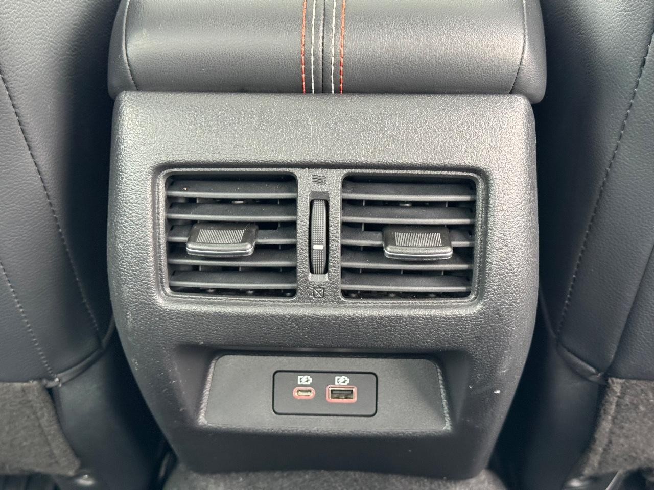 Nissan Altima Vehicle Full-screen Gallery Image 16