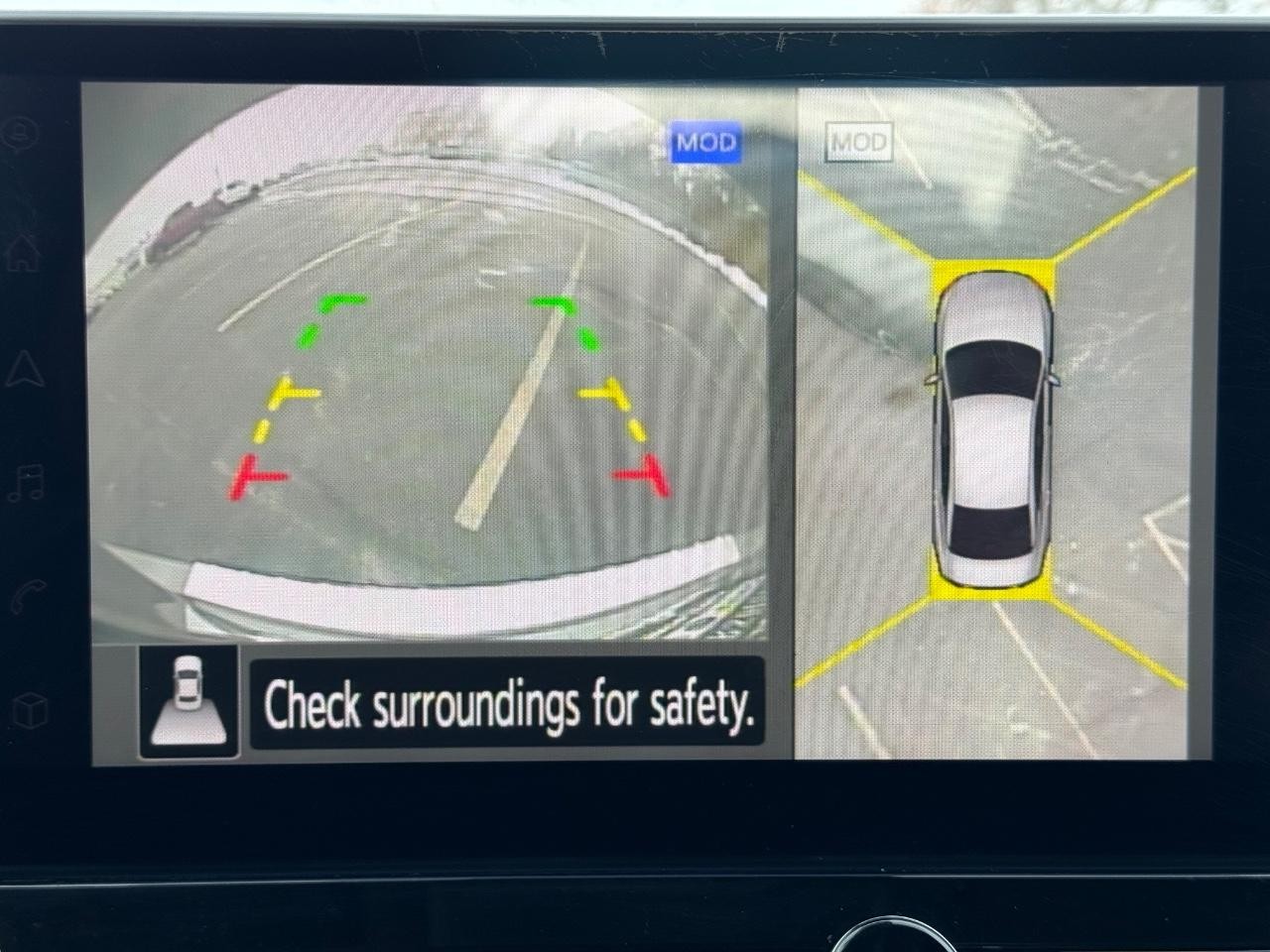 Nissan Altima Vehicle Full-screen Gallery Image 24