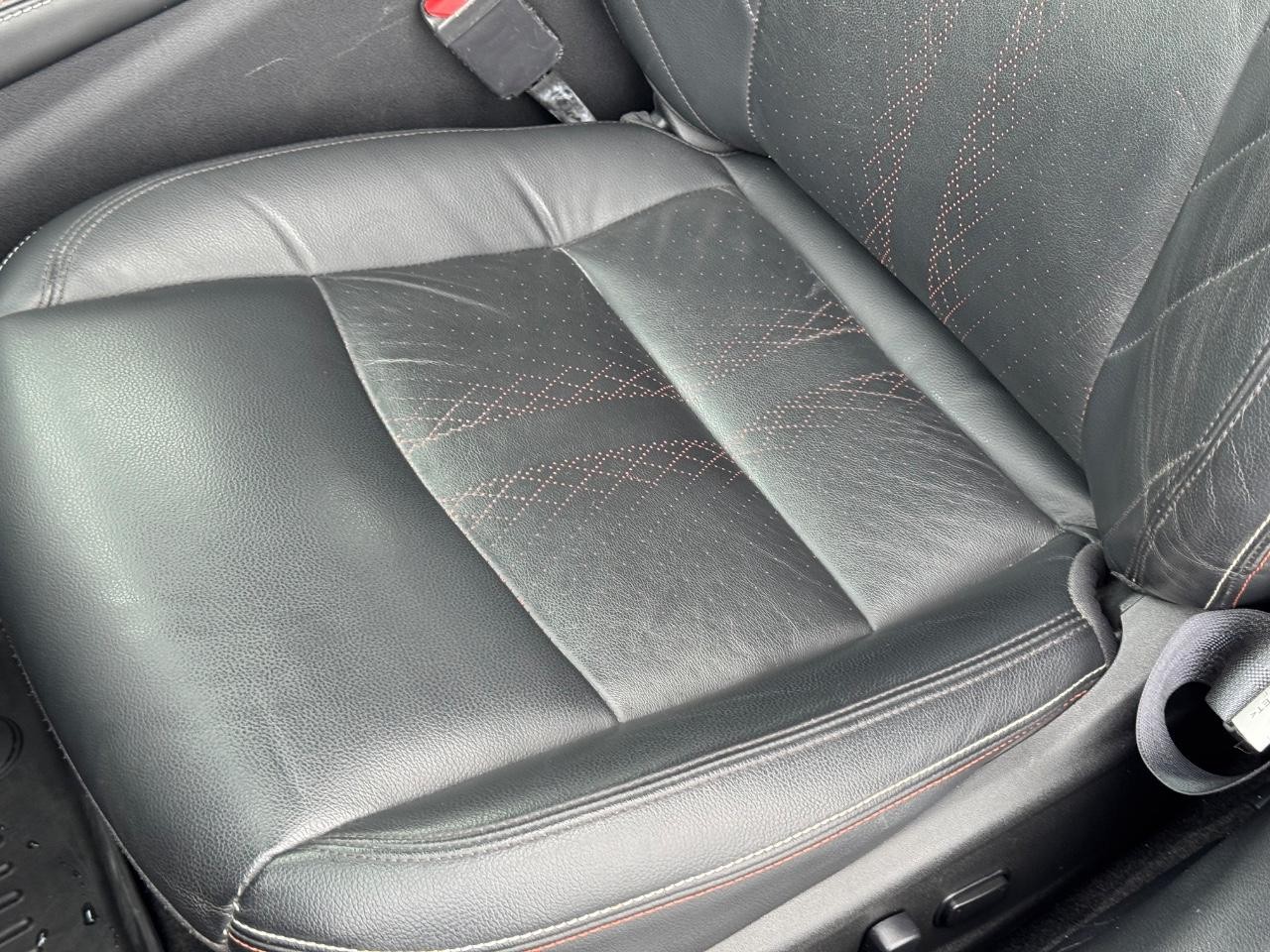 Nissan Altima Vehicle Full-screen Gallery Image 27