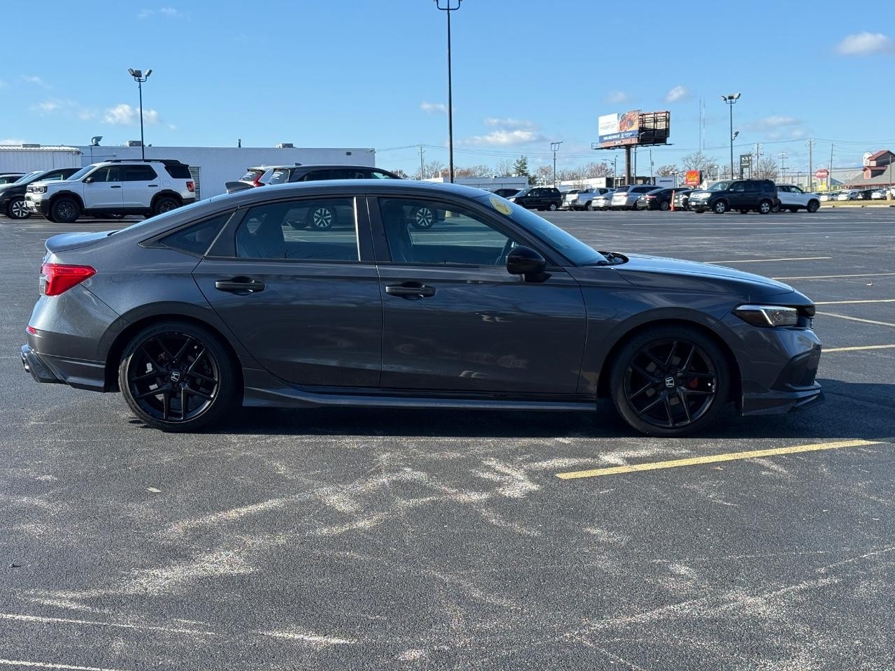 Honda Civic Sedan Vehicle Full-screen Gallery Image 02