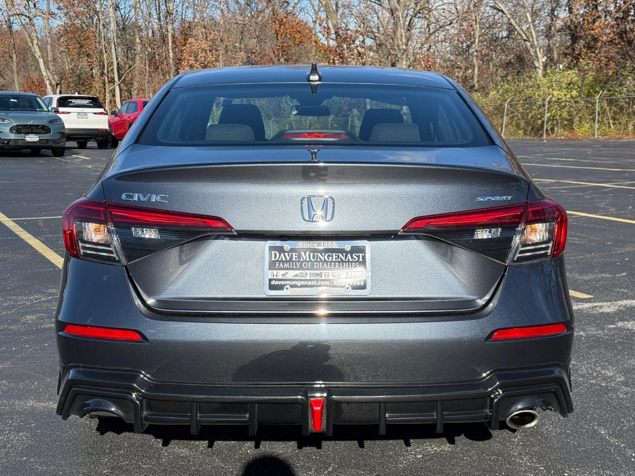 Honda Civic Sedan Vehicle Full-screen Gallery Image 05