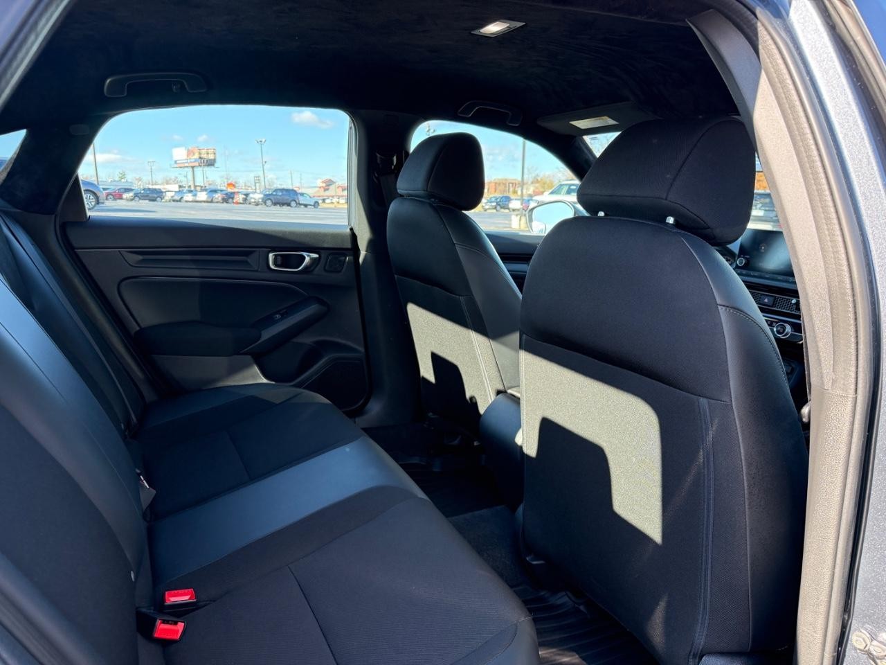 Honda Civic Sedan Vehicle Full-screen Gallery Image 11