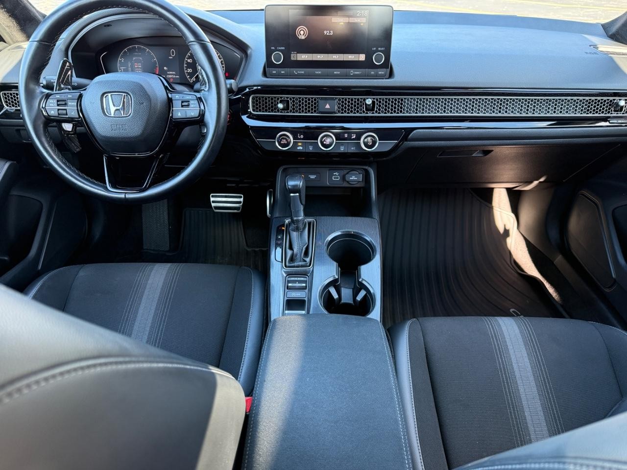 Honda Civic Sedan Vehicle Full-screen Gallery Image 12