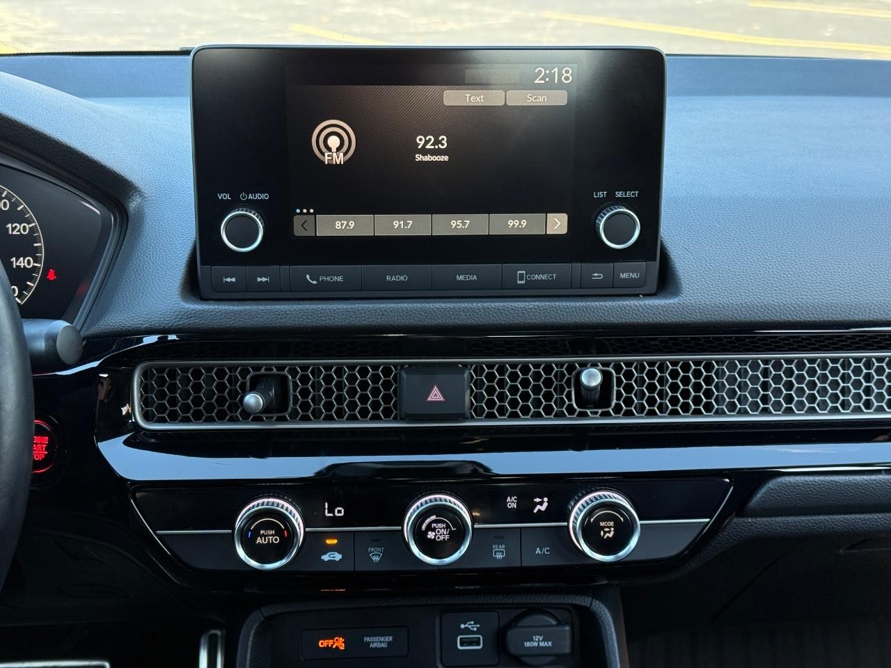 Honda Civic Sedan Vehicle Full-screen Gallery Image 14