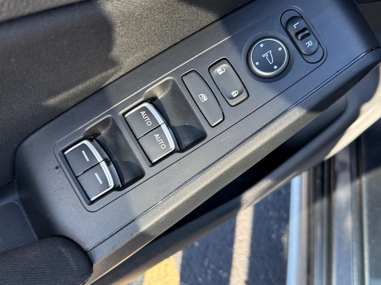 Honda Civic Sedan Vehicle Full-screen Gallery Image 15