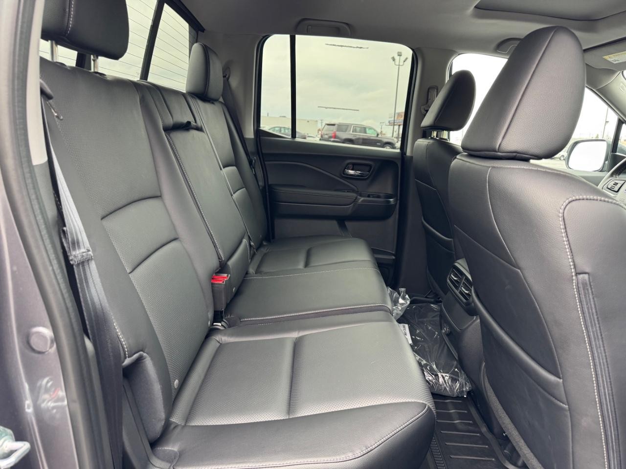 Honda Ridgeline Vehicle Full-screen Gallery Image 10