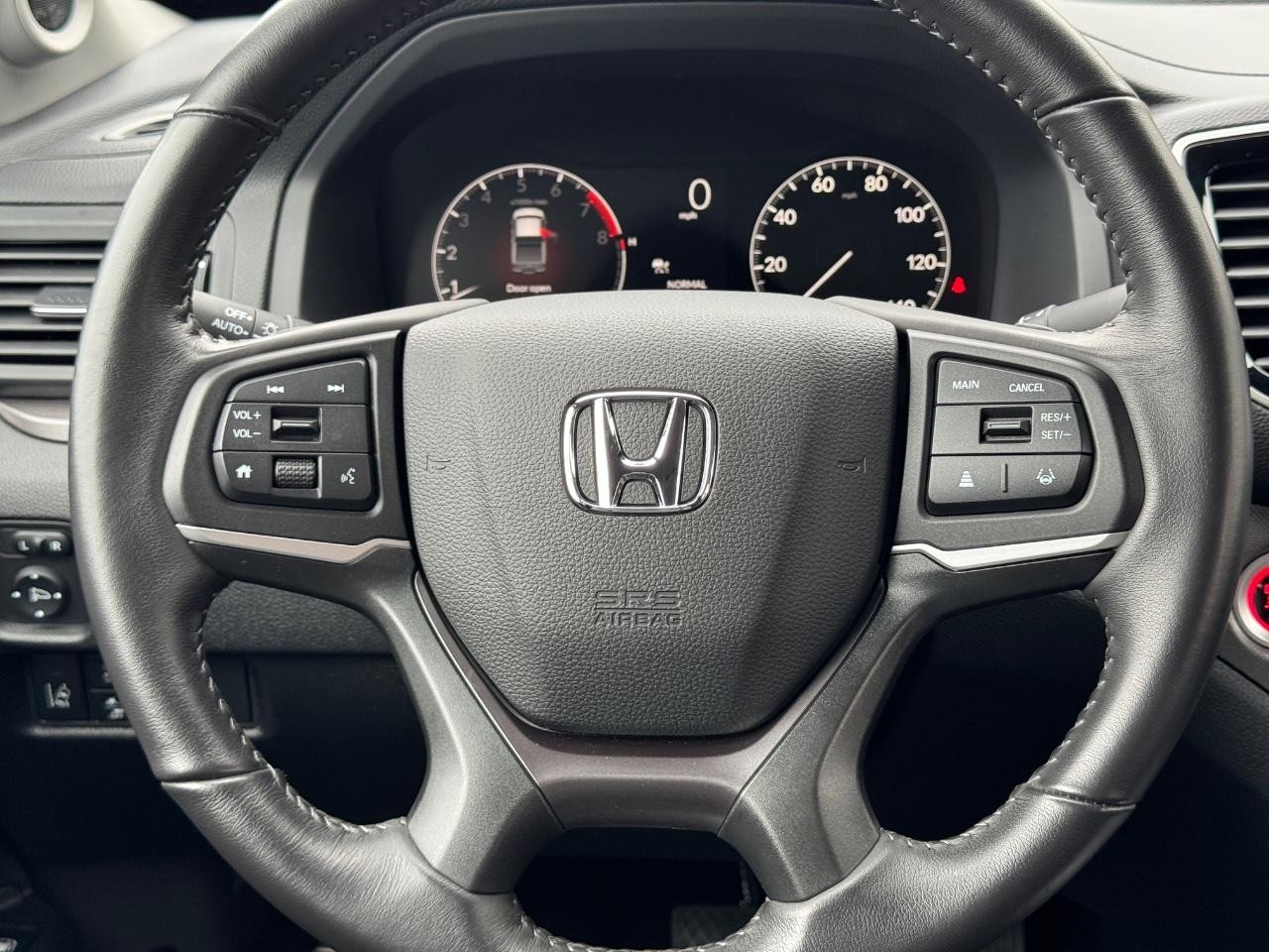Honda Ridgeline Vehicle Full-screen Gallery Image 12