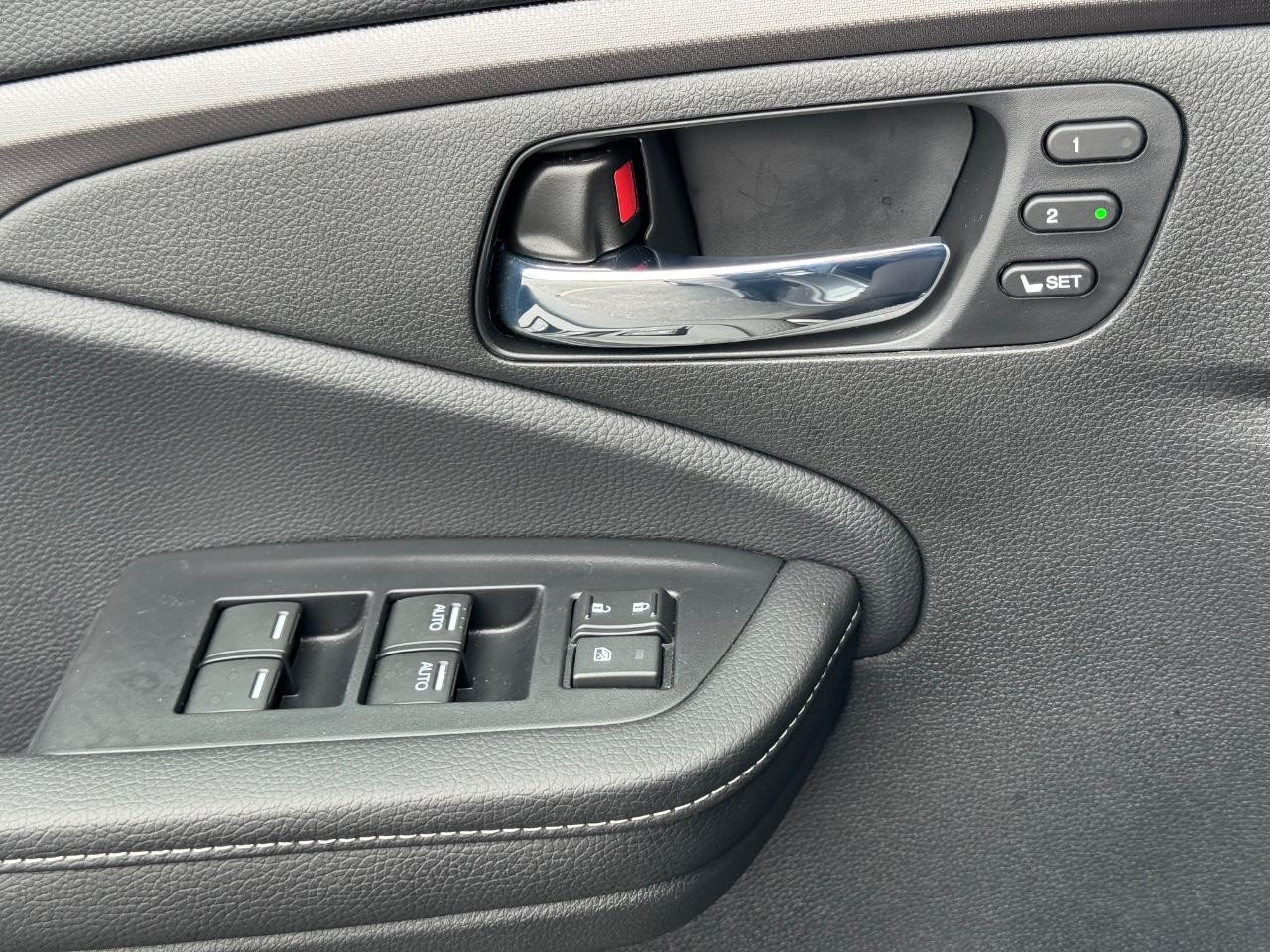 Honda Ridgeline Vehicle Full-screen Gallery Image 25