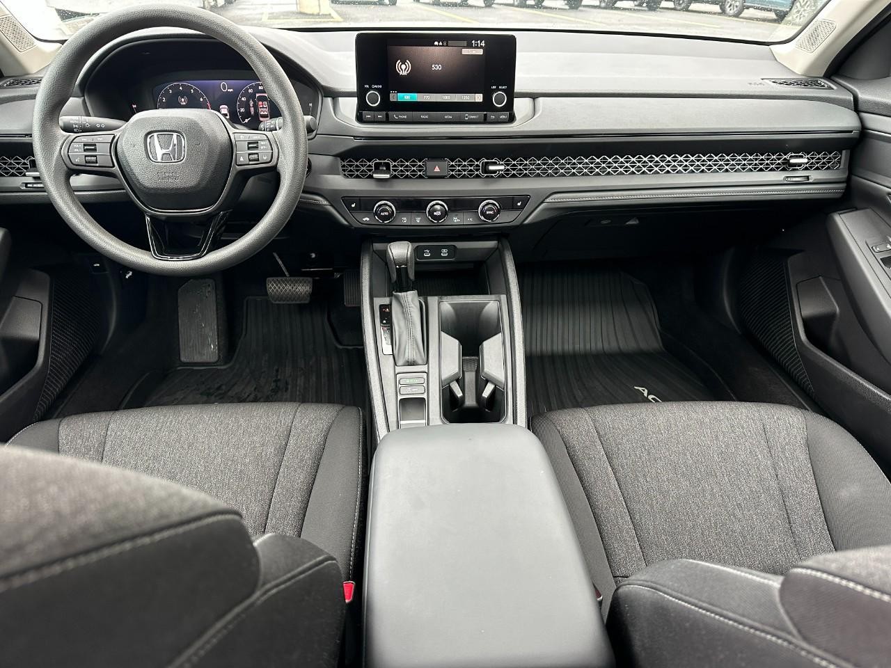 Honda Accord Sedan Vehicle Full-screen Gallery Image 12